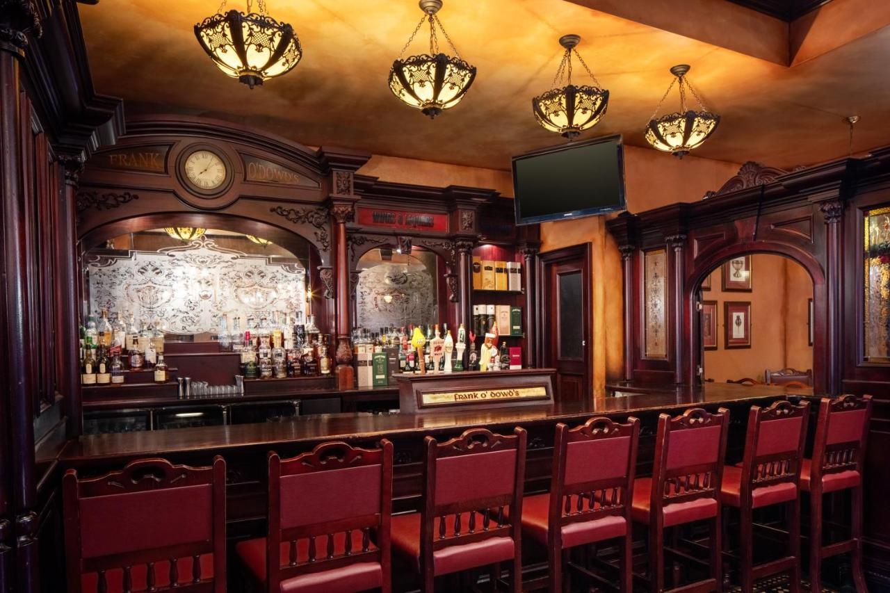Irish Cottage Inn & Suites ガリーナ エクステリア 写真