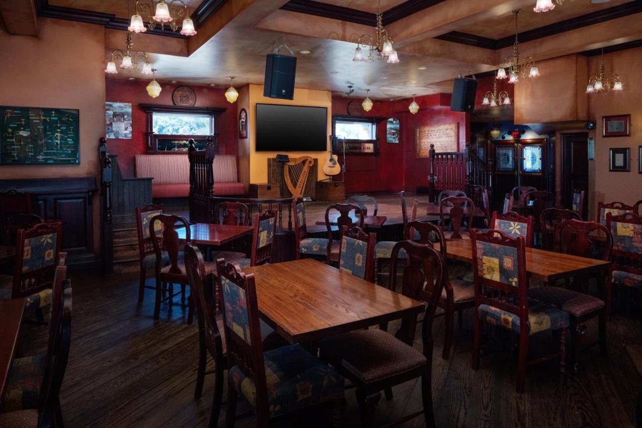 Irish Cottage Inn & Suites ガリーナ エクステリア 写真