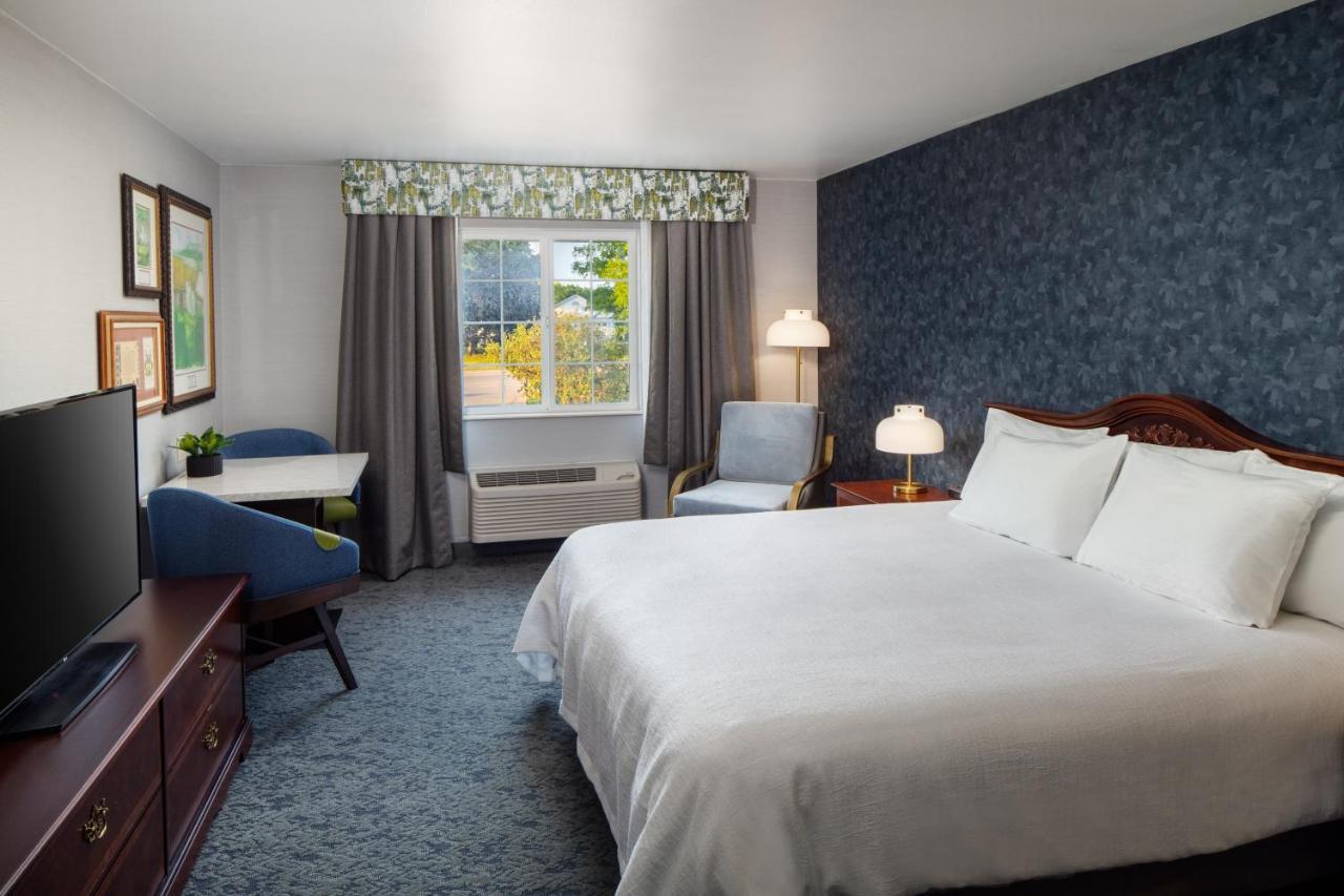 Irish Cottage Inn & Suites ガリーナ エクステリア 写真