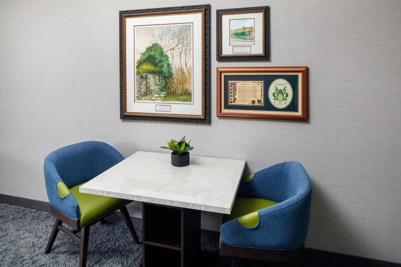 Irish Cottage Inn & Suites ガリーナ エクステリア 写真