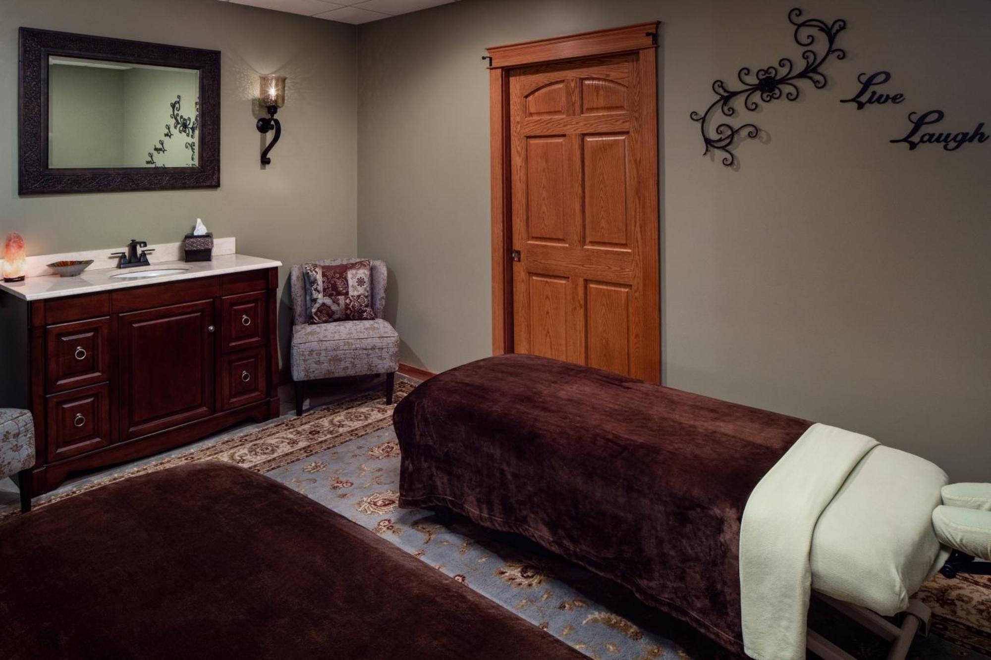 Irish Cottage Inn & Suites ガリーナ エクステリア 写真