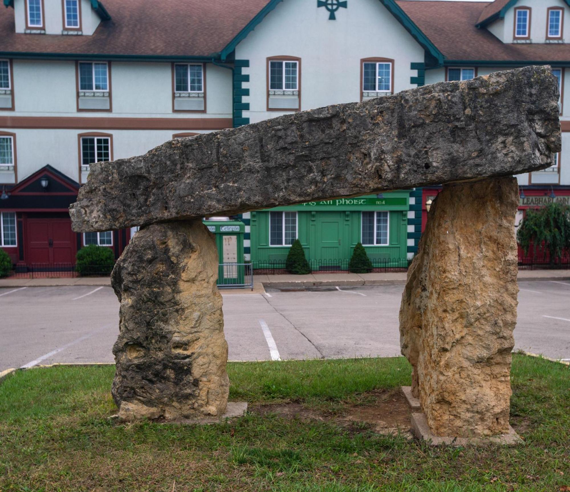 Irish Cottage Inn & Suites ガリーナ エクステリア 写真